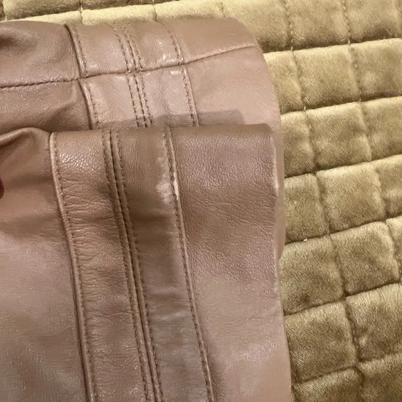 ✨✨✨White House Black Market Light Brown/ Carmel GENUINE Leather Jacket✨✨✨ - Picture 10 of 10